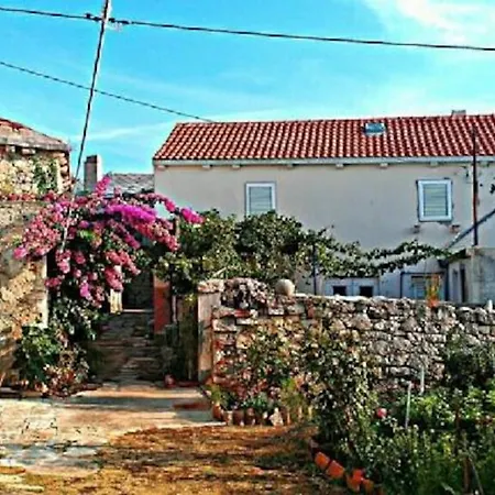 Klara - Garden View * Olib