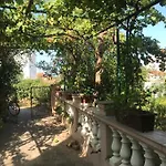 Klara - Garden View Olib