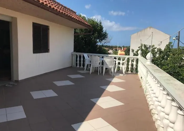 Klara - Garden View Apartamento